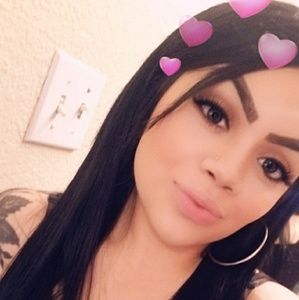 Meet your Posher, Claudia